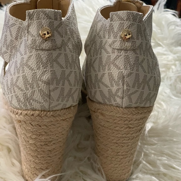 Michael Kors - Picture 4 of 6